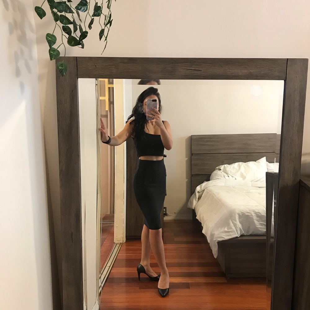 Black pencil skirt